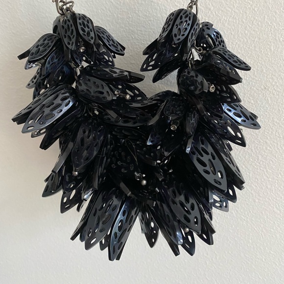 Burberry necklace - Picture 1 of 4